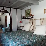Oda ve Kahvaltı Le Clos Des 7 Vallees